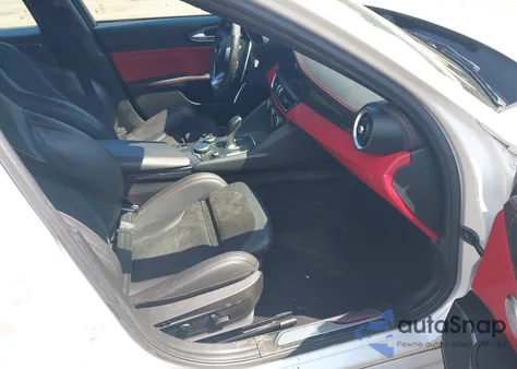 2017 Alfa Romeo Giulia Quadrifoglio Rwd z USA, uszkodzony, nr VIN ZARFAEAVXH7560583